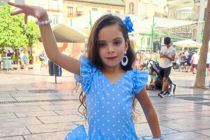 45 minutes flamenco dance class for family in Málaga - A 45-Minute Flamenco Party at 1:00 pm
