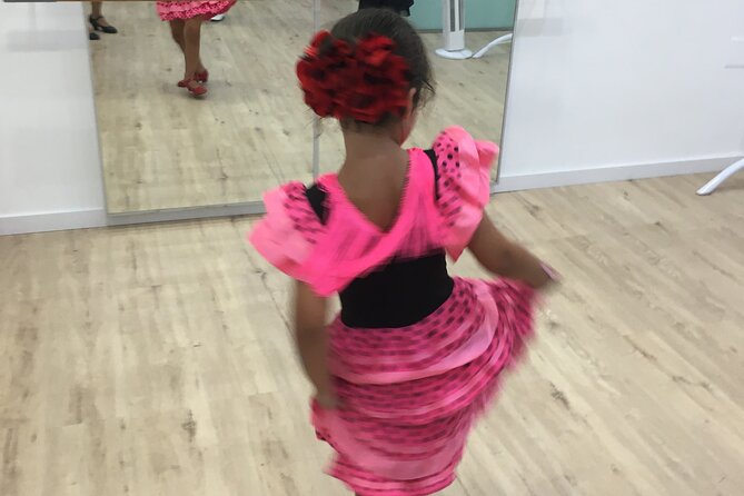 45 minutes flamenco dance class for family in Málaga - Price and Value for Families in Málaga
