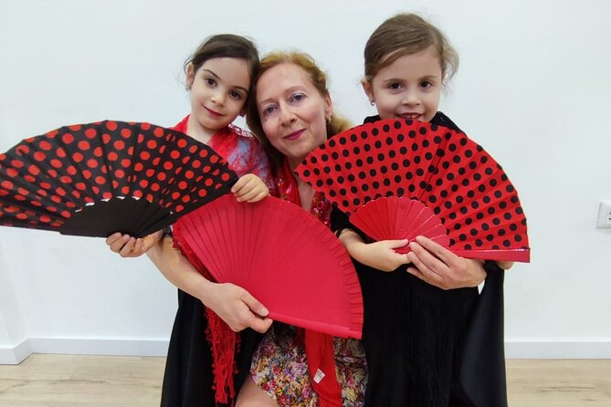 45 minutes flamenco dance class for family in Málaga - Location in the Center: Getting There Without Stress