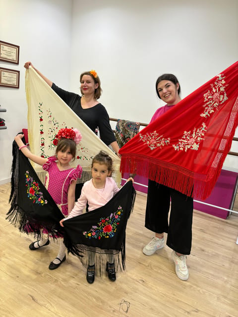 45 minutes flamenco dance class for family in Málaga - What to wear and bring (so you can actually enjoy it)