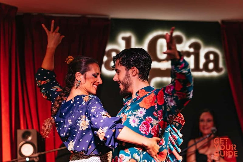 Alegria Flamenco in Malaga, with Transfer, Cocktail and Premium Location - Arriving at Alegria Flamenco: Central Malaga, Welcome Cocktail