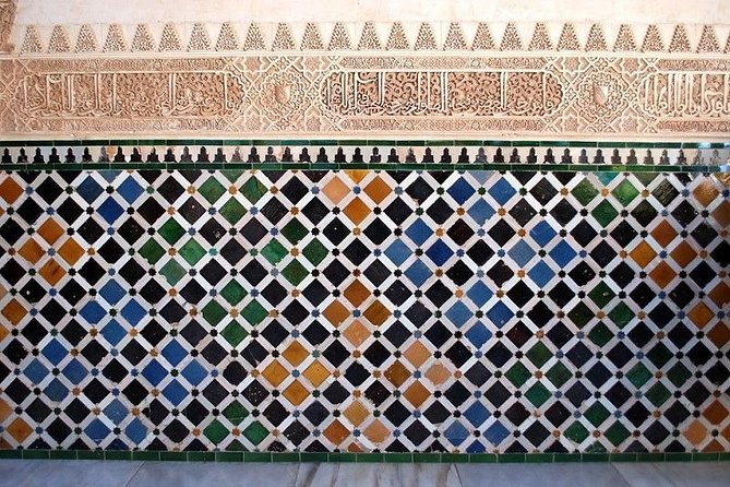 Alhambra, Nasrid Palaces and Generalife Private Tour from Malaga - What makes the guide matter (and names you’ll hear in the wild)