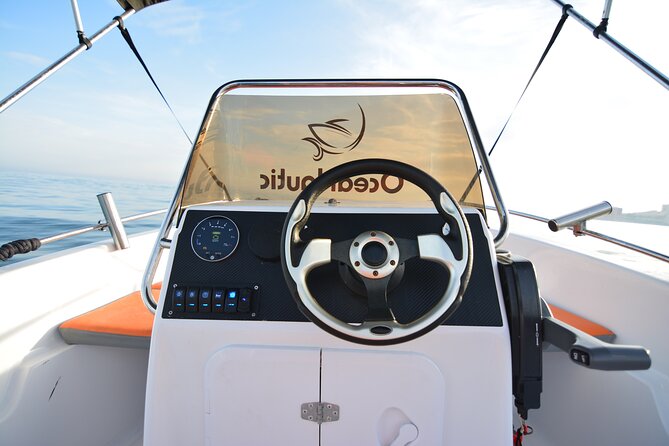 Alquiler de barco sin titulacion en Malaga - The “no titulación” concept and what it means for you