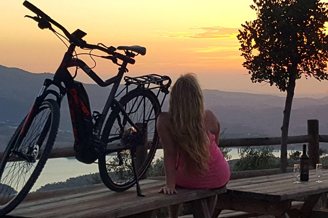 Andalucia by Sunset - half day tour including dinner and Ronda pickup - The Pre-Dinner Drink Stop at a Local Bar