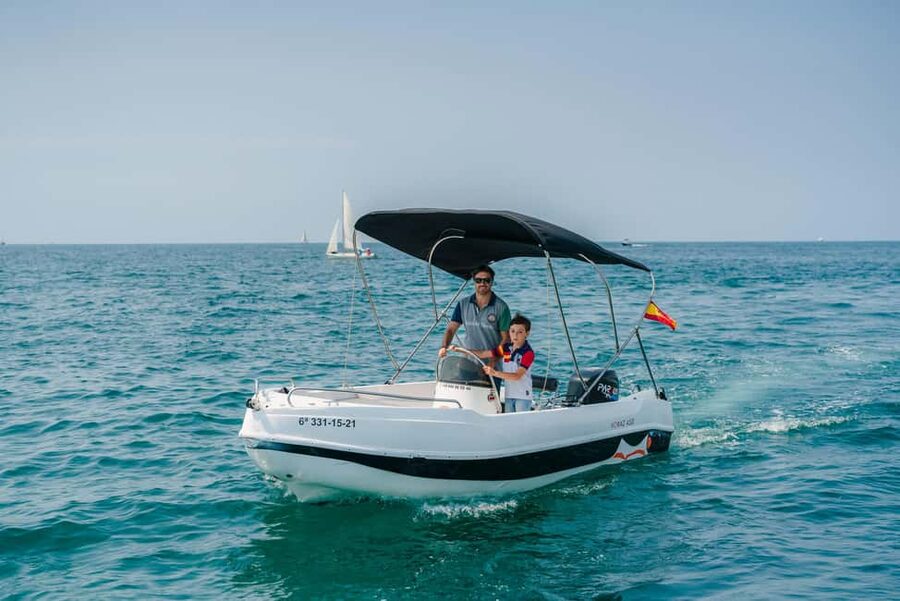 Benalmadena: 6-Seater Speedboat license-free Boat Rental - Price and value: what $35 per group buys you (and what to budget extra)