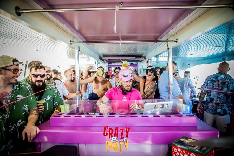 Benalmadena: Boat Party with a Drink - Quick hits before you go