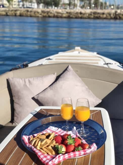 Benalmadena: Boat Rental with No License Required - Meeting point at Oceanautic: finding your boat fast
