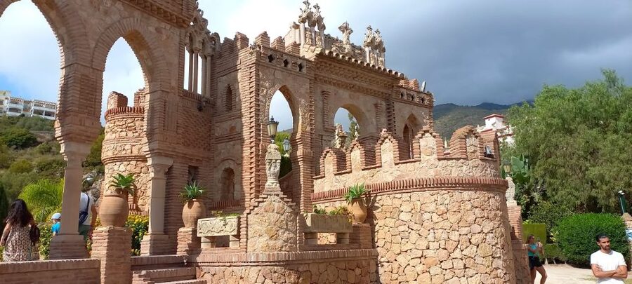 Benalmadena: Colomares Castle Tour with Entry Ticket - The church inside Castillo de Colomares: a surprising shift in mood