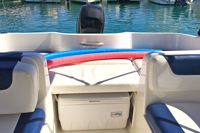 Boat rental Bayliner 60 cv 1/2 day - Why this Bayliner 60 CV half-day feels better than a basic cruise