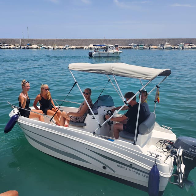 Boat without licence, fuel included - The 1–4 hour flow: what your time on the water feels like