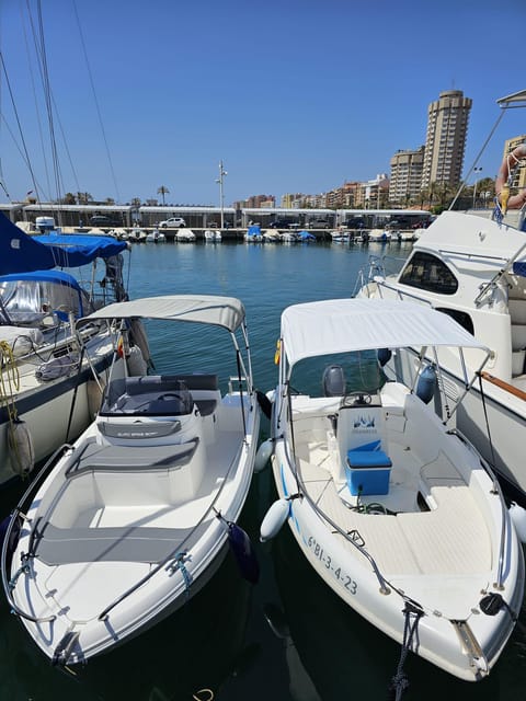 Boat without licence, fuel included - Price and value: $106 per group can be a bargain if you fill the boat