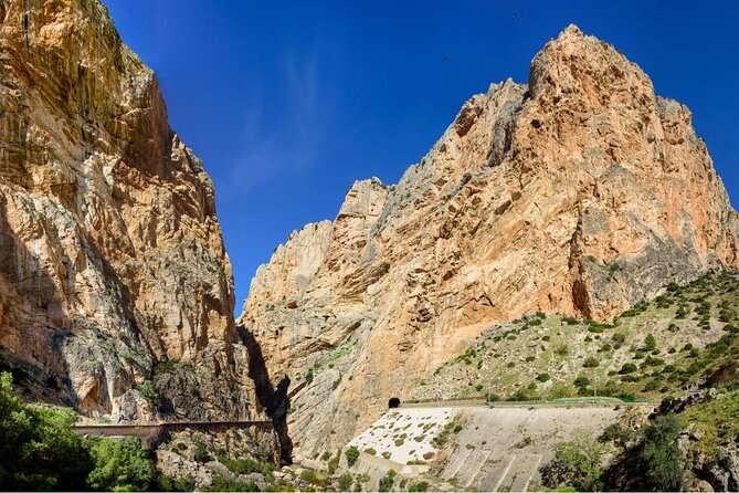 Caminito del Rey Day Trip from Costa del Sol - Ardales and the breakfast gap: a quick reset before the hike