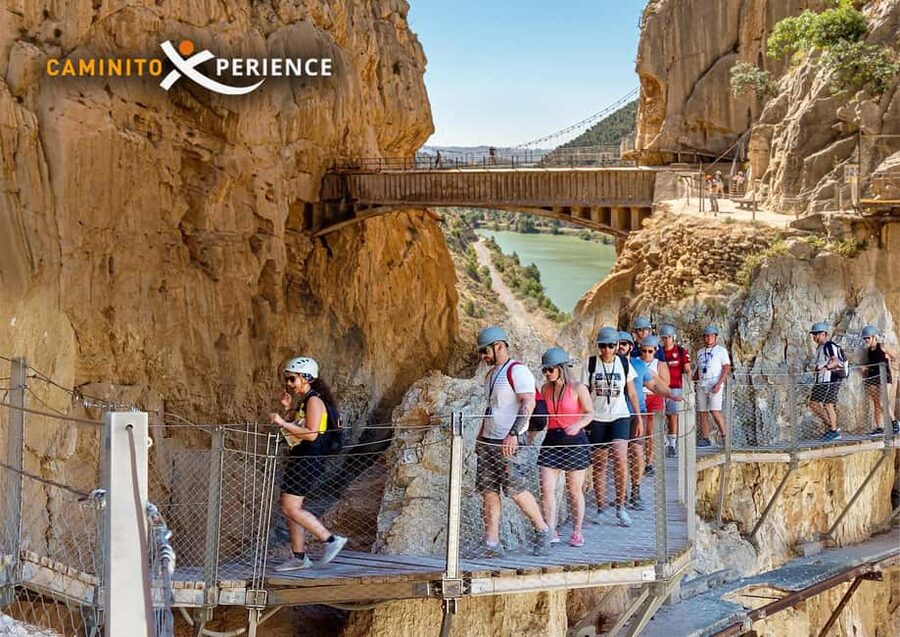 Caminito Del Rey From Málaga: Round-Trip Bus + Tour with Official Guide - Roy’s After Work and the 8:00 AM start: how the day begins right