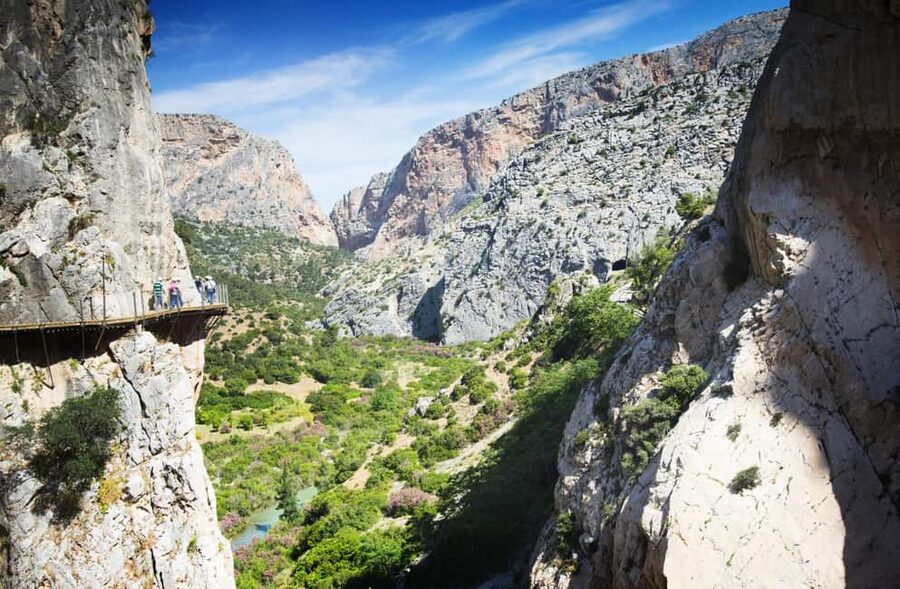 Caminito Del Rey From Málaga: Round-Trip Bus + Tour with Official Guide - Value check: why this setup is worth your time