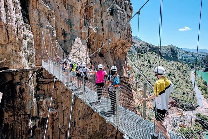 Dare to take a walk along the Caminito del Rey path private tour from Malaga - Photos, pacing, and why “guided” helps you enjoy the views