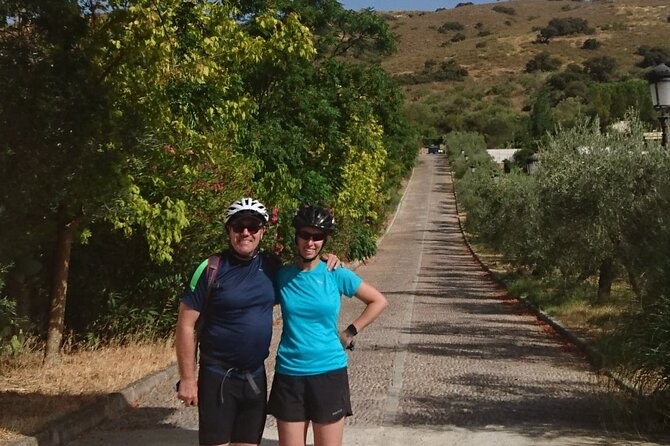 e-Bike (Self-Guided) & Winery tour - 20km Easy - How the winery stop works: tour, tastings, and a view to remember