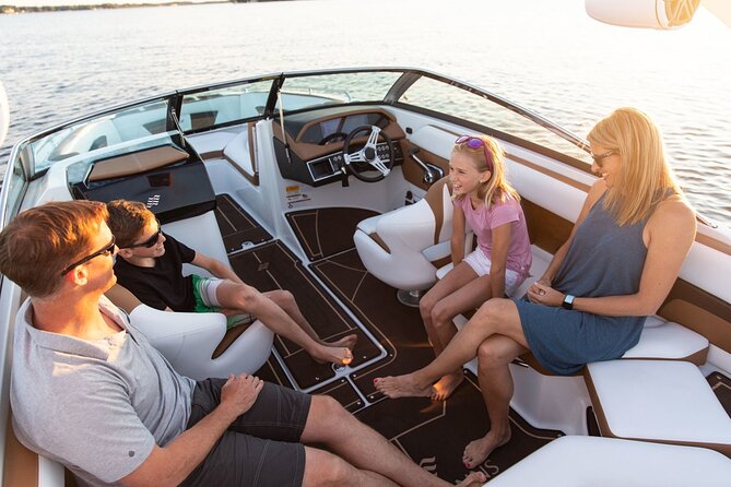 FourWinns HD240 boat rental for 10 people 4 hours - Price and logistics: what you’re really paying for (and what costs extra)