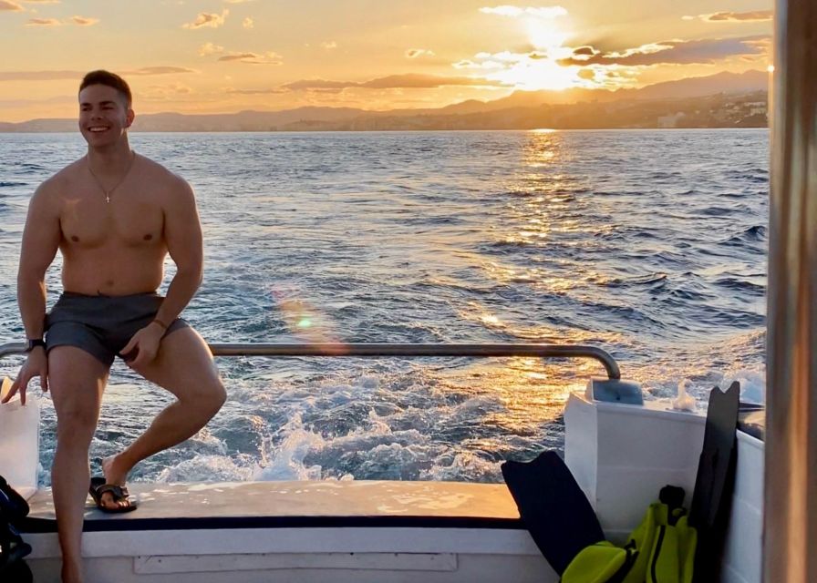 From Benalmádena & Torremolinos: Dolphin Watch Boat Trip - Your 90-Minute Itinerary: What Happens at Each Stop