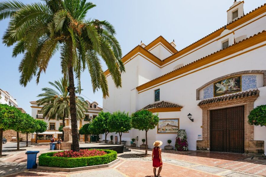 From Costa del Sol: Mijas, Marbella and Puerto Banús Tour - Comfort, timing, and what to bring for an 8-hour day