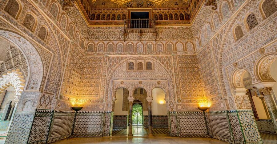From Costa del Sol: Sevilla Day Trip with Real Alcázar Tour - Cathedral of Seville and Giralda: A Must-See Stop Done Efficiently