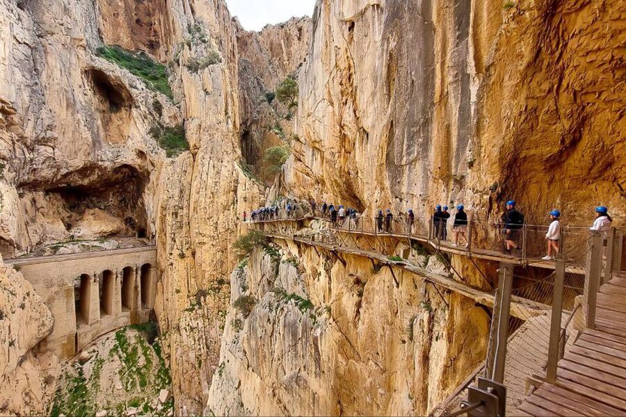 From Málaga: Caminito del Rey Guided Day Trip - El Chorro Break: A Short Reset Before the Return Ride