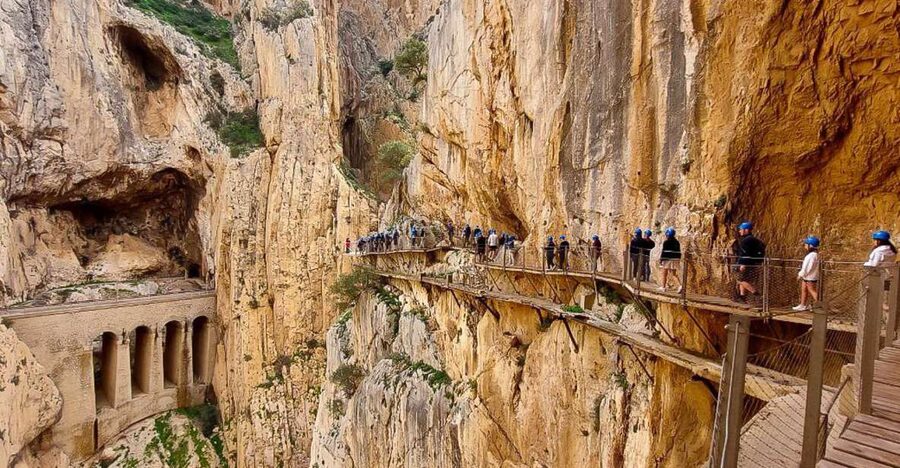 From Málaga: Caminito del Rey Guided Day Trip - Temperature and Gear: Practical Stuff That Keeps the Day Comfortable