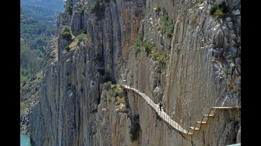 From Malaga: Caminito del Rey Private Guided Tour - The ride south: getting oriented before you hit the gorge