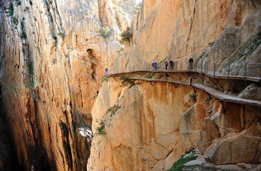 From Málaga: Caminito del Rey Small-Group Tour with Picnic - The ride to the dam area: citrus valley to rugged hills