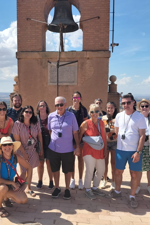 From Malaga: Day Trip to Alhambra by Bus with Entry Tickets - Key points at a glance