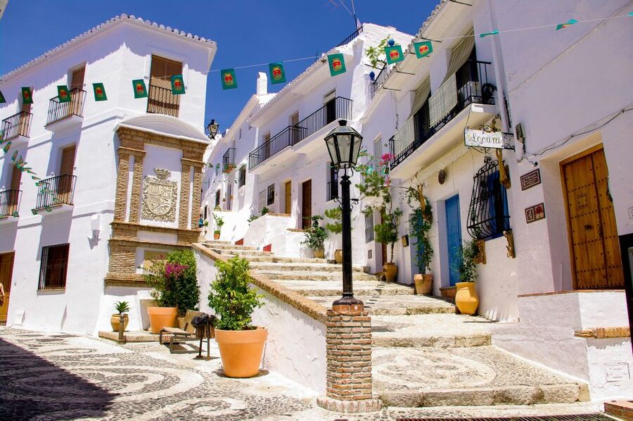 From Málaga: Frigiliana Hiking Tour with Wine & Appetizers - Should you book the Málaga to Frigiliana hiking tour with wine?