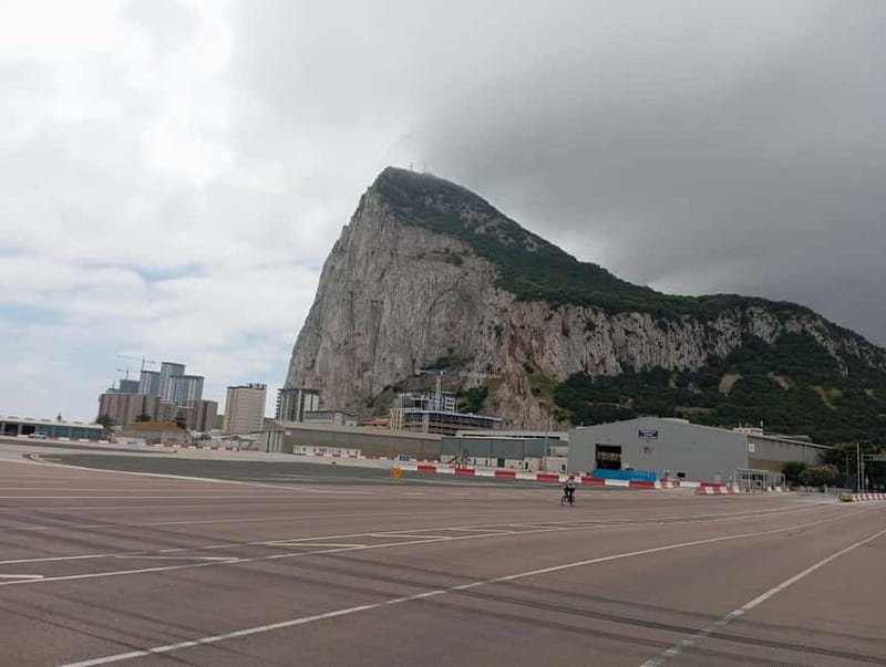 From Málaga: Gibraltar Day Trip - Your 5-hour window in Gibraltar: how to split it