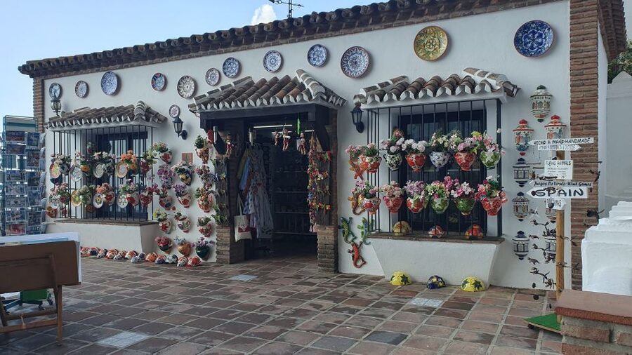 From Málaga: Marbella, Mijas y Puerto Banús Guided Tour - Key things to know before you go