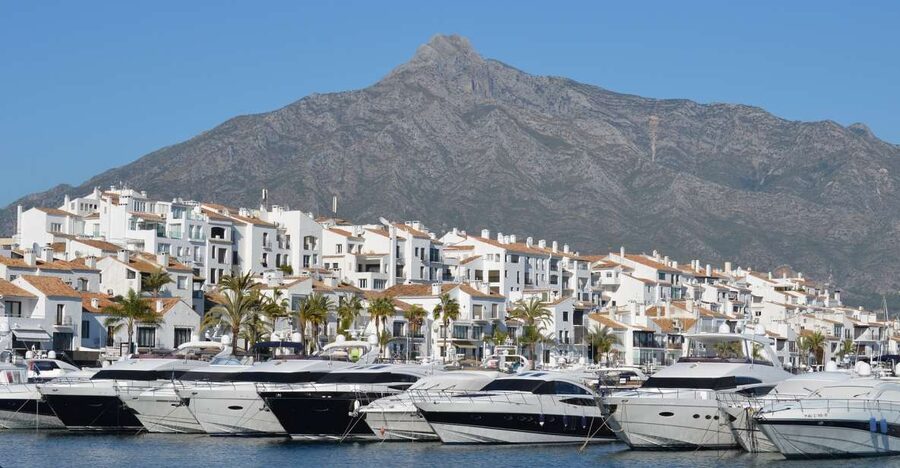 From Malaga or Costa del Sol: Mijas, Marbella & Puerto Banus - Quick take: what makes this Mijas, Marbella & Puerto Banús day work