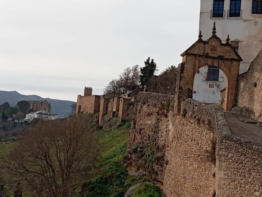 From Málaga: Ronda+Setenil de las Bodegas with Little Train - Should you book it?