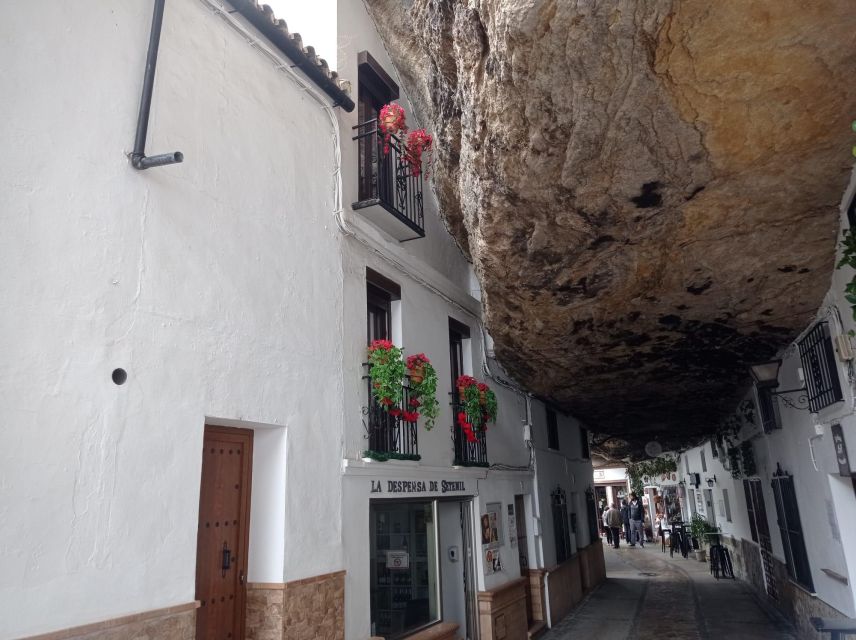 From Málaga: Ronda+Setenil de las Bodegas with Little Train - How the day trip from Málaga actually plays out