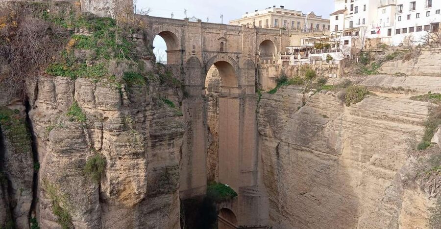 From Málaga: Ronda+Setenil de las Bodegas with Little Train - Arriving in Ronda: the cliff city feeling hits fast