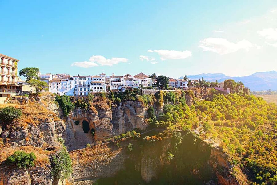 From Malaga: Ronda y Setenil de la Bodegas Day Trip by coach - Small-group in English: guide style and the feel of the day
