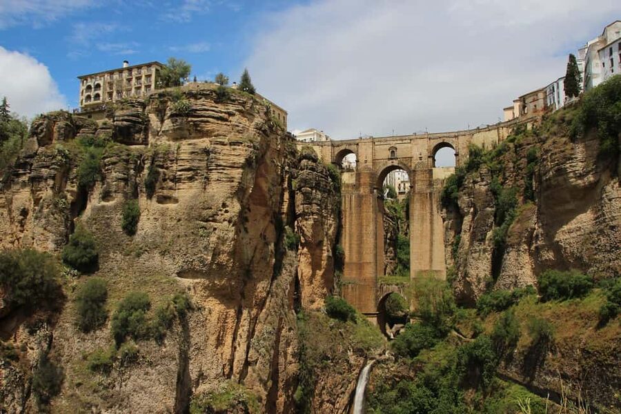 From Malaga: Ronda y Setenil de la Bodegas Day Trip by coach - Price and value: what $70 covers (and what you must budget)
