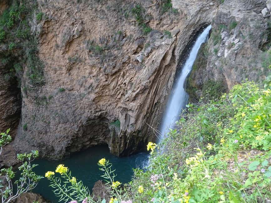 From Malaga: Ronda y Setenil de la Bodegas Day Trip by coach - Ronda’s gorge and Puente Nuevo: the views that set the tone