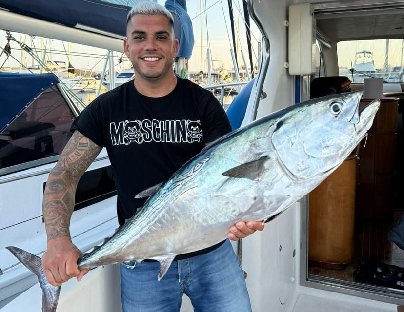 Fuengirola: 4h Trolling Fishing Trip with Snacks and Drinks - Meeting at Fuengirola Port: How the trip starts