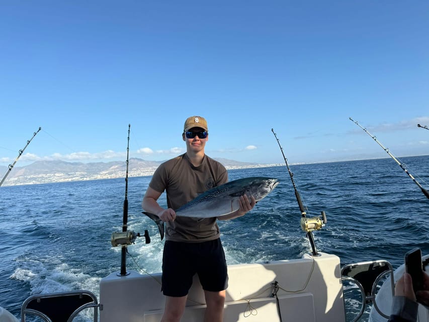 Fuengirola: 4h Trolling Fishing Trip with Snacks and Drinks - Learning the basics from a friendly crew
