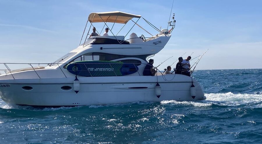 Fuengirola: 4h Trolling Fishing Trip with Snacks and Drinks - Gear and language: the practical advantage of having equipment sorted