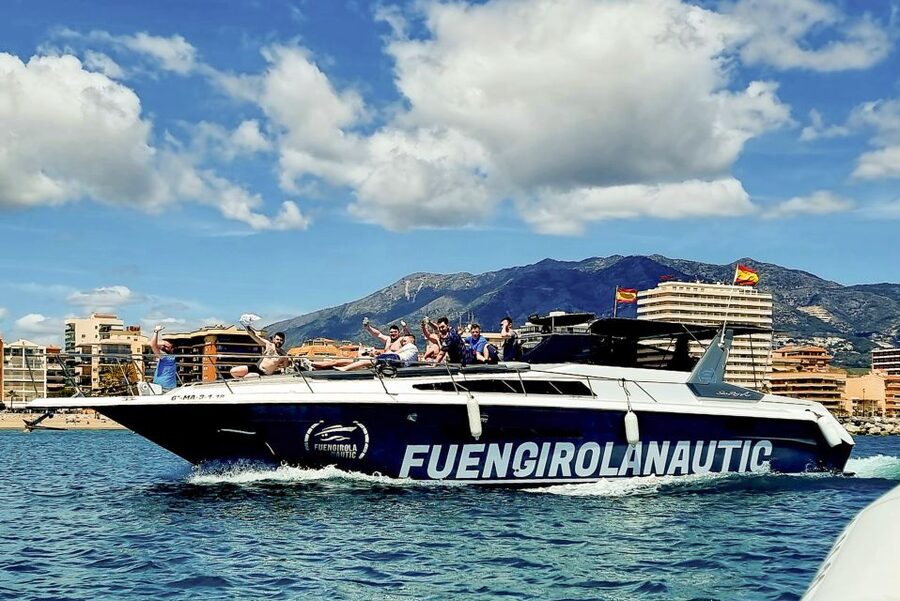 Fuengirola: Dolphin Watching by Yacht with Snacks and Drinks - Snacks and drinks: this is the part that makes the price feel fair