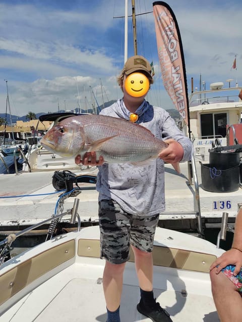 Fuengirola: Fishing Trip with Drinks and Gear - Snacks, Drinks, and the Welcome Beer Moment