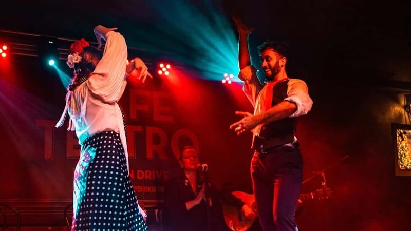 Fuengirola: Flamenco Show - Drinks and food during the show: comfortable, but not a full dinner package