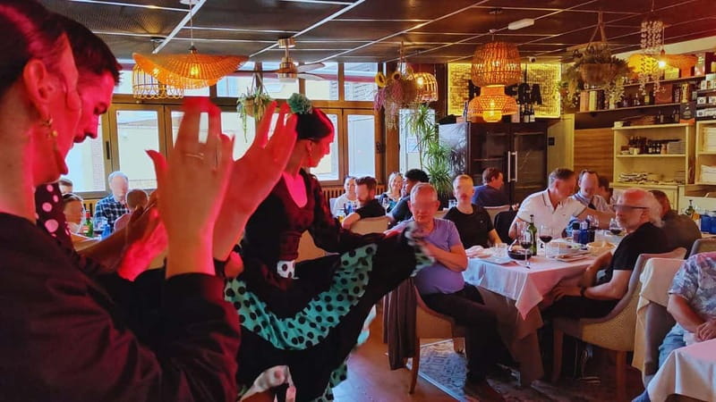 Fuengirola: Flamenco Show at Tipi Tapa Restaurant near Mijas - Drinks and tapas: how to plan your spending before you order