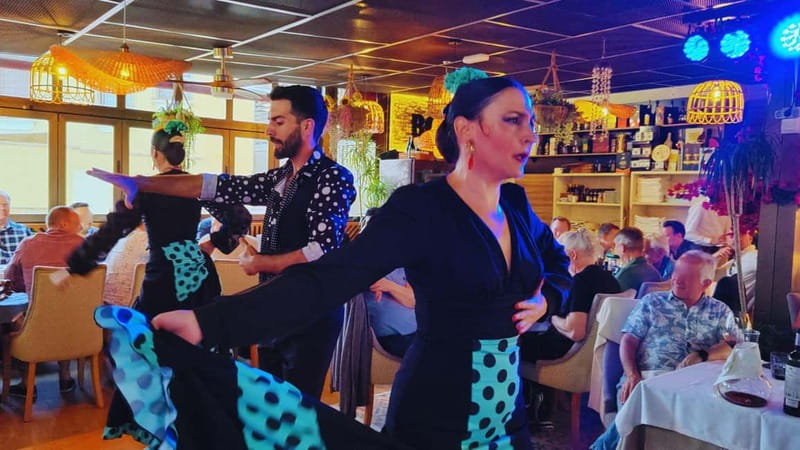 Fuengirola: Flamenco Show at Tipi Tapa Restaurant near Mijas - Should you book this Fuengirola flamenco show?