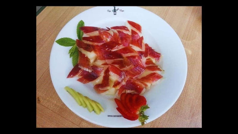 Fuengirola: Flamenco Show & Dinner at Tipi Tapa, near Mijas - Should you book Tipi Tapa Flamenco Show & Dinner?