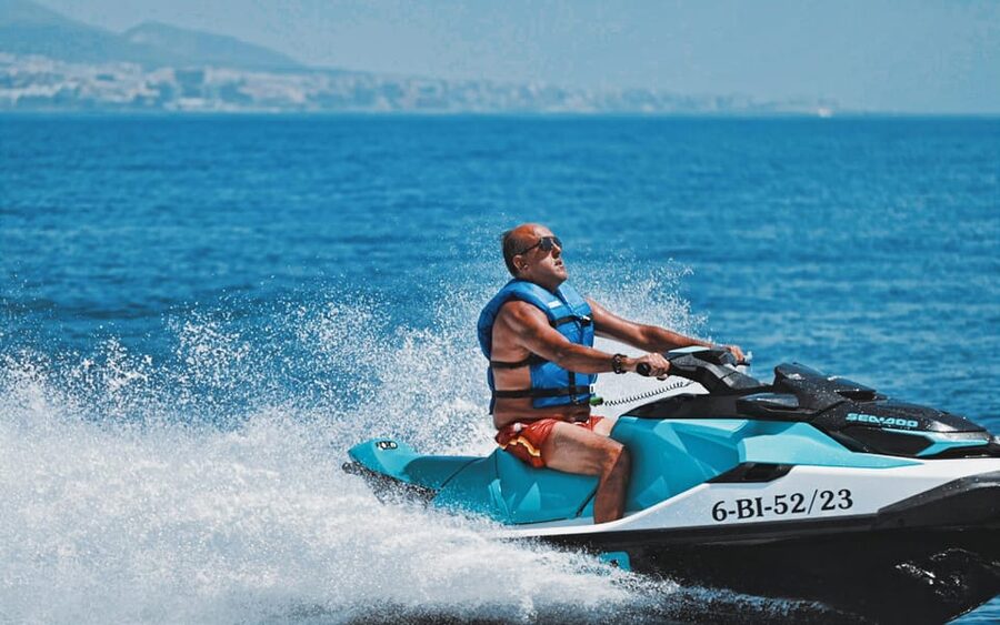 Fuengirola: Jet Ski Rental - Check in on Fuengirola’s waterfront and get on the Sea-Doo