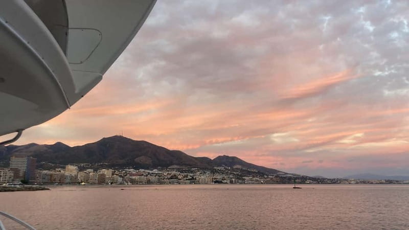 Fuengirola: Sunset Boat Tour - Cocktail Dinner & Champagne - The 5:00pm rhythm: what “sunset” looks like for a 2.5-hour charter